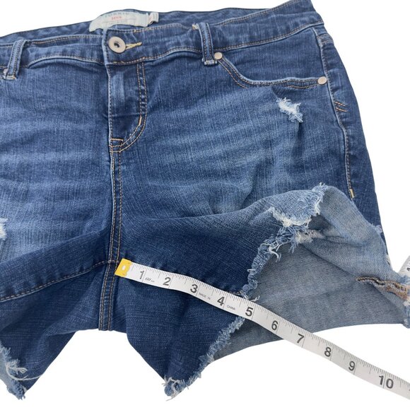 Torrid Denim Womens Distressed Frayed Hem Jean Shorts Size 18 - Picture 5 of 10